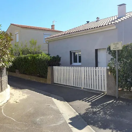 Сasa de vacaciones Les Vives By Interhome *